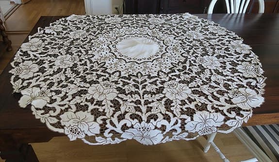 Vacker duk, engelskt broderi