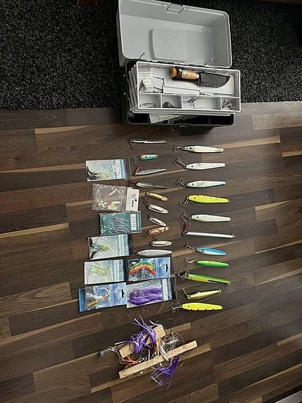 Havs Fiske med låda, Pilkar samt en BLACK PIRATE 30 LHC
