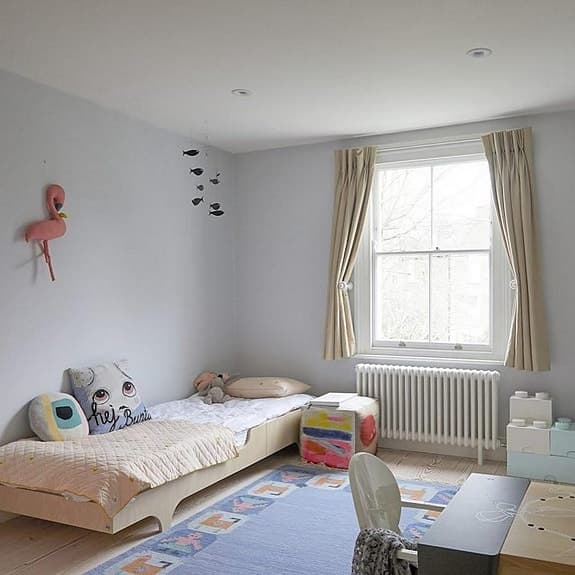 Rafa Kids bed / barnsäng minimalistisk