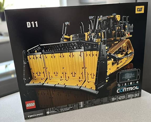 LEGO TECHNIC 42131 CAT D11 BULLDOZER - NY/OÖPPNAD