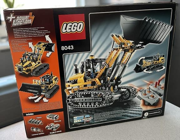 LEGO TECHNIC 8043 MOTORISERAD GRÄVMASKIN - NY/OÖPPNAD