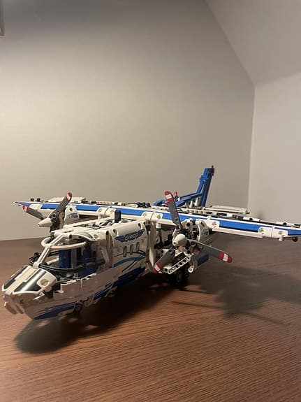 LEGO Technic 42025 – Cargo Plane