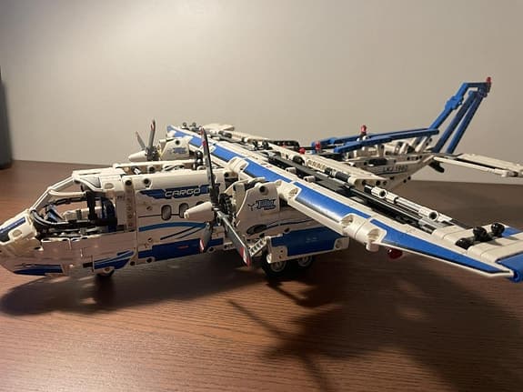 LEGO Technic 42025 – Cargo Plane