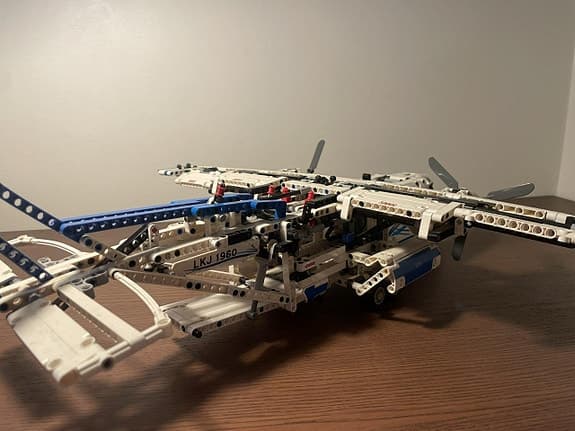 LEGO Technic 42025 – Cargo Plane