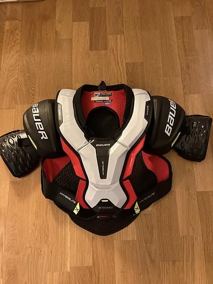 Axelskydd hockey Bauer Vapor Hyperlite