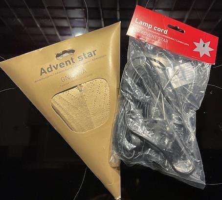 Adventsstjärna i guld med sladd - NY