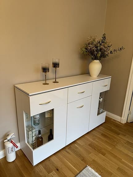Skåp/byrå