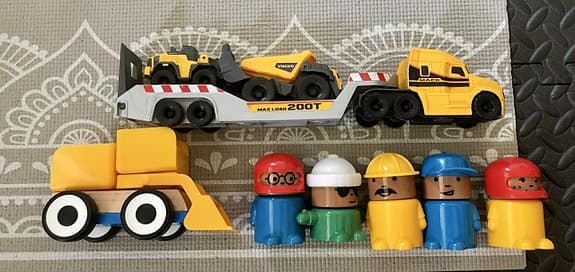 Volvo Bilar, Grävmaskin och 5 figurer från Ikea