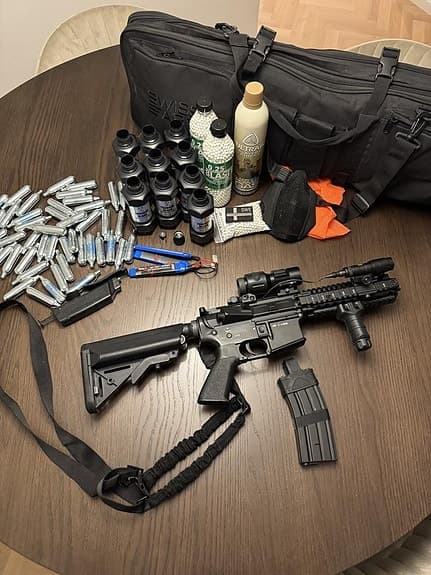 Airsoftpaket (gevär + utrustning)