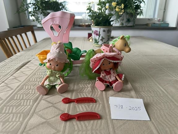 Strawberry Shortcake Horse and Carriage