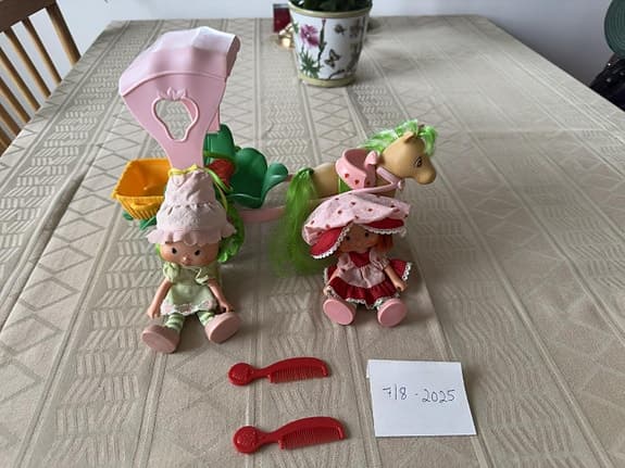 Strawberry Shortcake Horse and Carriage