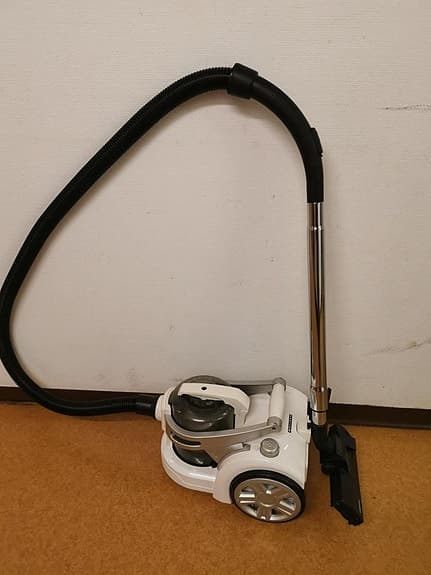 Dammsugare vit med behållare