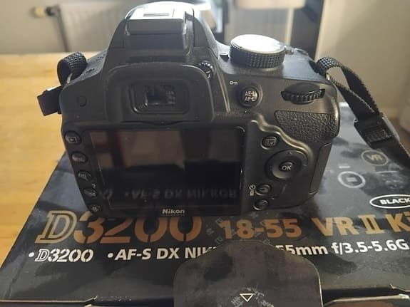 Nikon d3200+18-55 VR ii kit