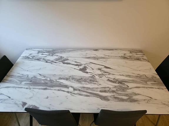 Köksbord i marmor