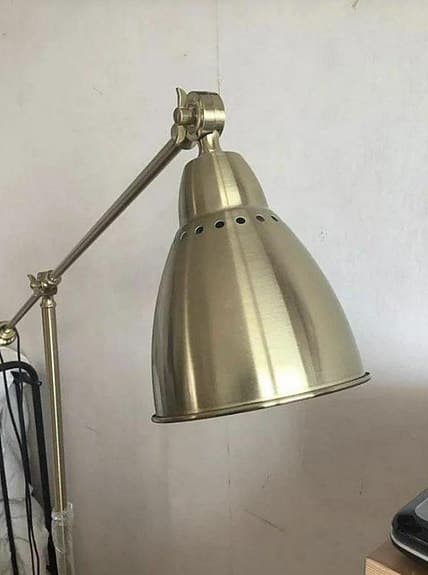 Retro Golvlampa i mässing. Guld lampa