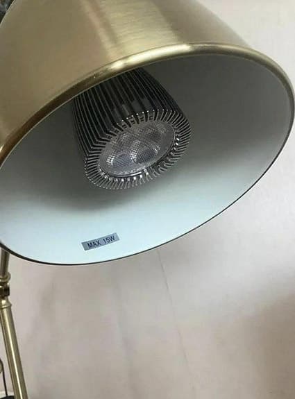 Retro Golvlampa i mässing. Guld lampa