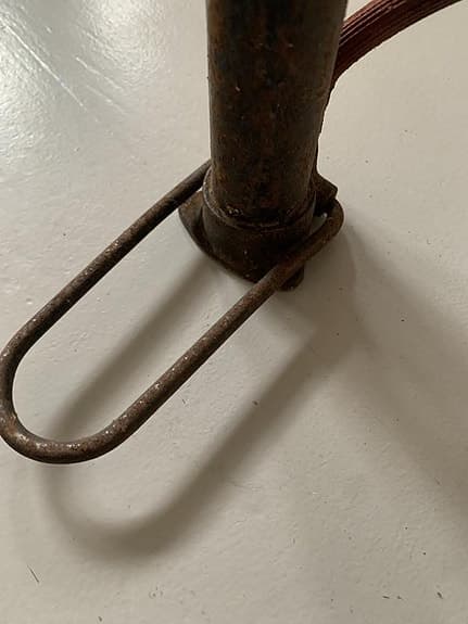 Cykelpump med slang av äldre modell