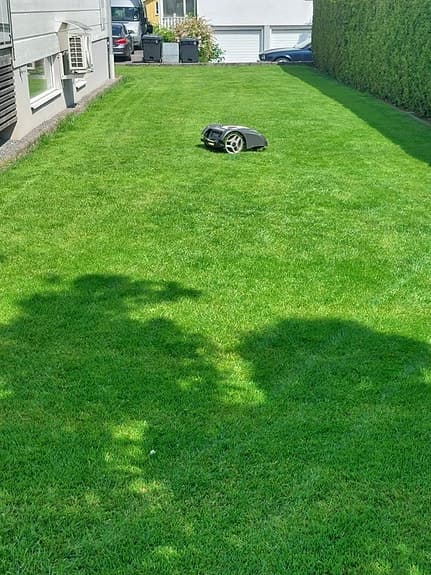 Nyservad Stiga 550 SG | 5000m2 | Knivdisk 30cm | App & GPS