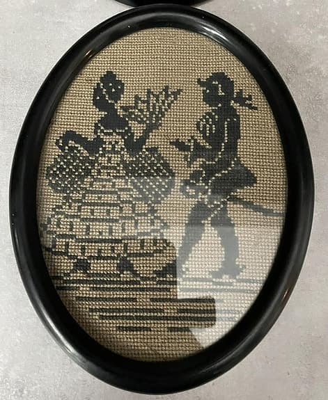 Tavlor broderade motiv gamla 2 st