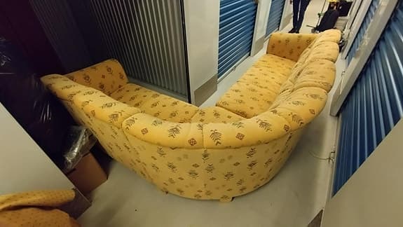 Hörnsoffa i trä