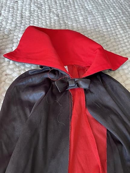 Utklädnad: Dracula dräkt 110/116