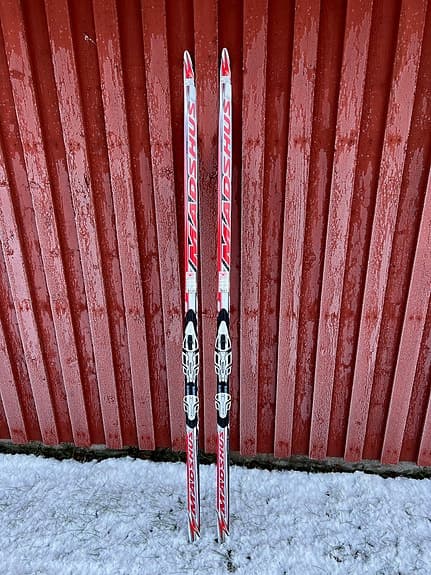 Madshus klassiska skidor nyslipade 175cm