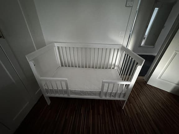 Spjälsäng sundvik 60x120 med madrass