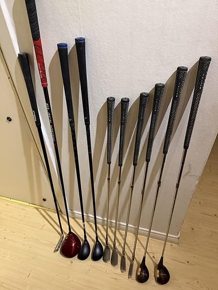 golfklubbor vänster