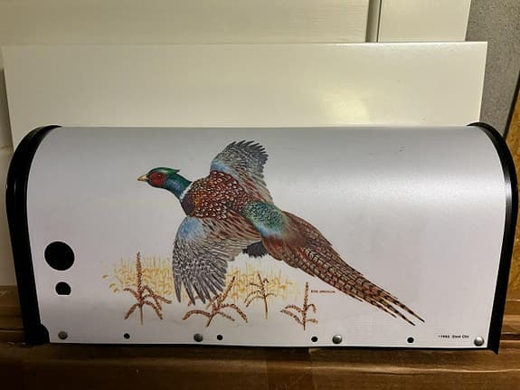 Brevlåda i amerikansk stil. Rural mailbox