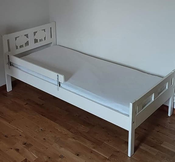 Barn/junior säng från Ikea inkl madrass