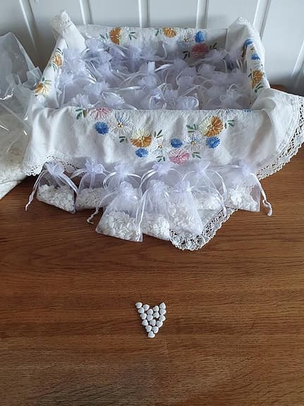 Sockerhjärtan i organzapåsar perfekt som bröllopsris / festkast