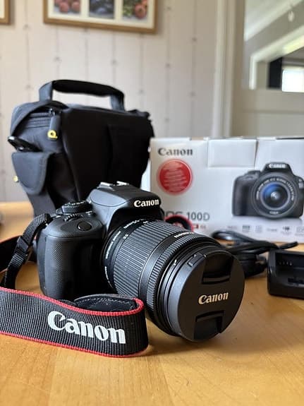 Canon EOS 100D – Nyskick! Komplett med väska & tillbehör