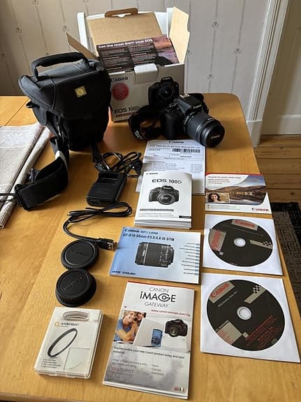 Canon EOS 100D – Nyskick! Komplett med väska & tillbehör
