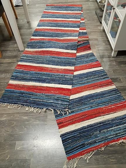 Trasmatta röd blå vit lång 5,22 m 0,70 m bred matta