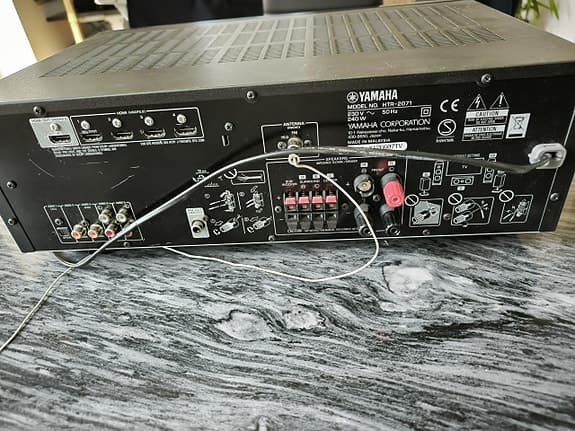 Yamaha 5.1 surround receiver HTR-2071 (svart)