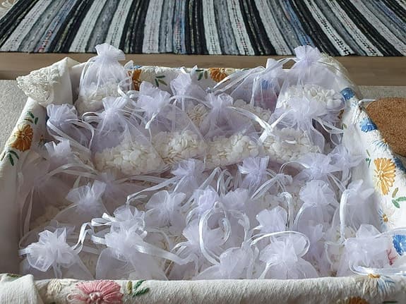 Sockerhjärtan i organzapåsar Perfekt som bröllopsris/ festkast