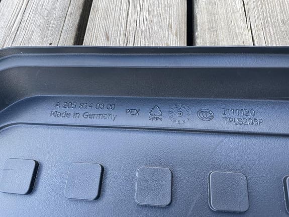 Matta Plast / Tyg MERCEDES (800kr)