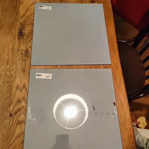 Speglar från IKEA i bra skick - perfekt för hemmet!