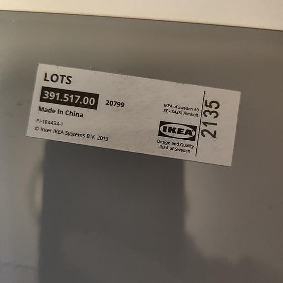 Speglar från IKEA i bra skick - perfekt för hemmet!