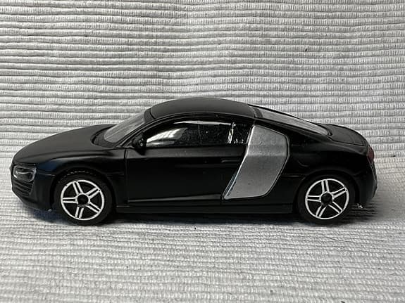 BBurago Audi R8