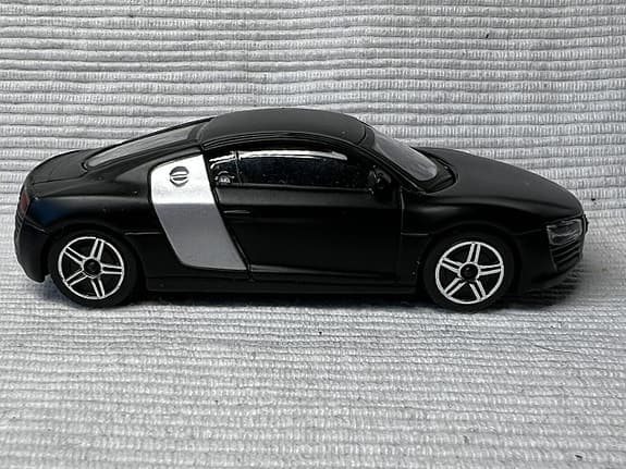 BBurago Audi R8
