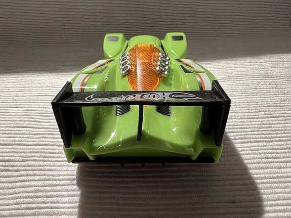Hot Wheels 24 Bear Light Up Motor RC Toy State