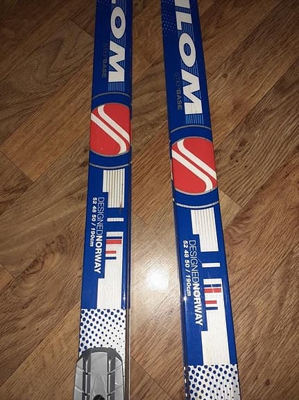Längdskidor-Skilom dam 190 cm-vallningsfria/NNN bindning