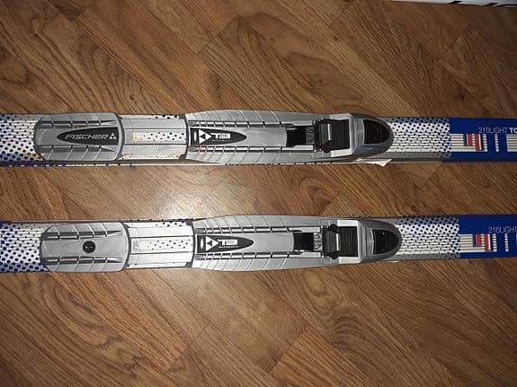 Längdskidor-Skilom dam 190 cm-vallningsfria/NNN bindning