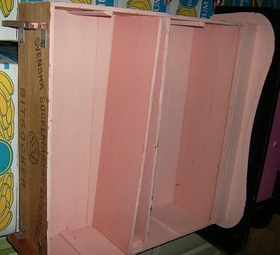 Byrå Rosa Sminkbord hylla av sockerlådor SSA trä 1940-tal