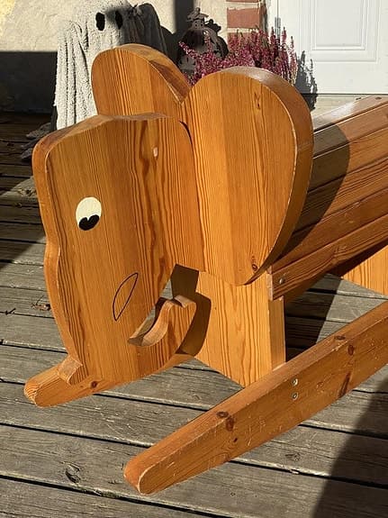 Gunghäst i form av elefant. 1900-talets andra hälft