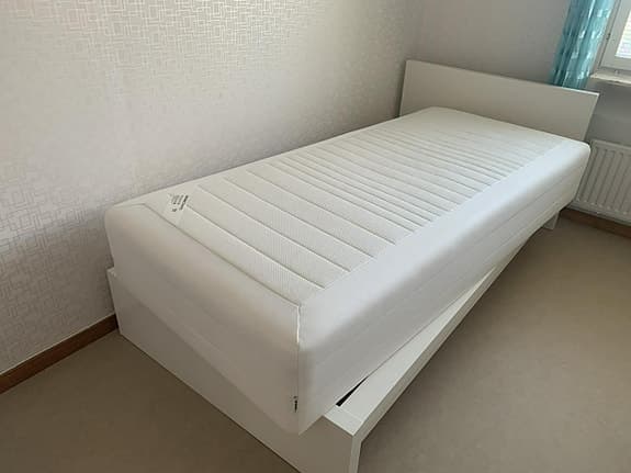 Komplett enkelsäng 90x200 cm