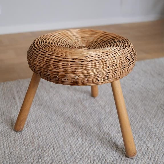Pall i rotting, Tony Paul Wicker Stool