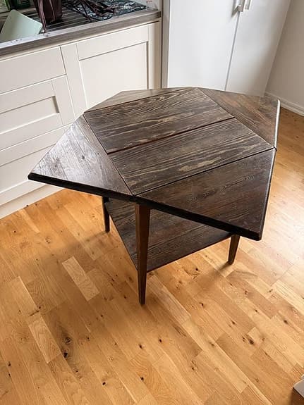 Fällbart furubord med charmig patina