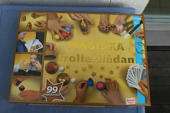 KÄRNAN Stora Trollerilådan 99 magiska tricks Nyskick!